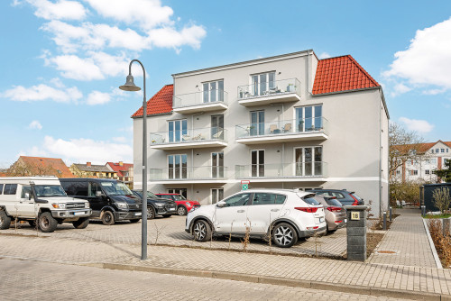 ModernesNeubau-MehrfamilienhausmitzeitloserArchitektur